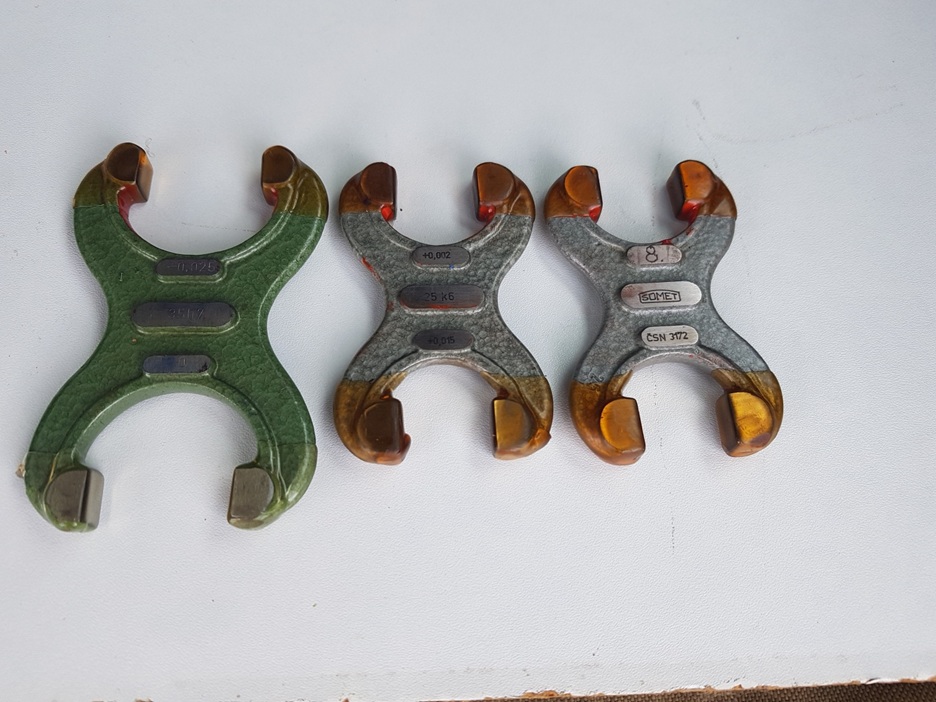 Třmenový kalibr oboustranný - 13 h11. ČSN 253170, 253172, DIN 2230