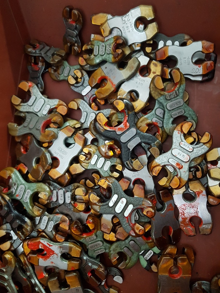 Třmenový kalibr oboustranný - 39 h11. ČSN 253170, 253172, DIN 2230