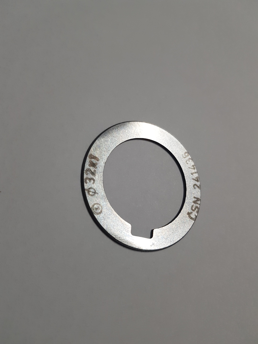 Rozpěrací kroužek k dlouhým frézovacím trnům, ČSN 241436 - 32x0,8 mm