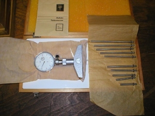 Mikrometrický hloubkoměr s úchylkoměrem - 0-130 mm, ČSN 251844, TGL