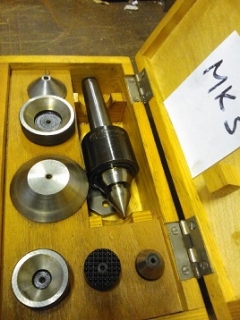 Upínací hrot otočný s vyměnitelnými vložkami Morse 3, ČSN 243326, Škoda